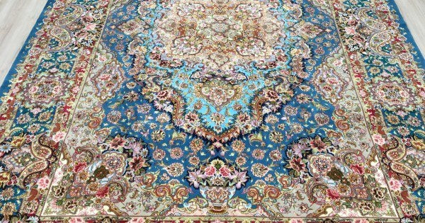 HANDWOVEN RUG